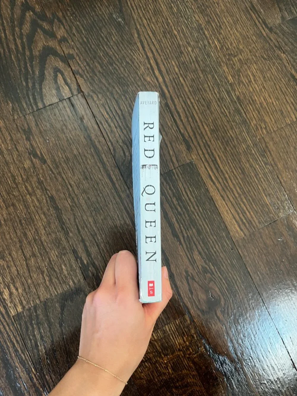 Red Queen by Victoria Aveyard